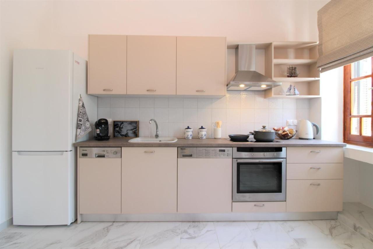 Plaka Philoxenia Apartments Luaran gambar